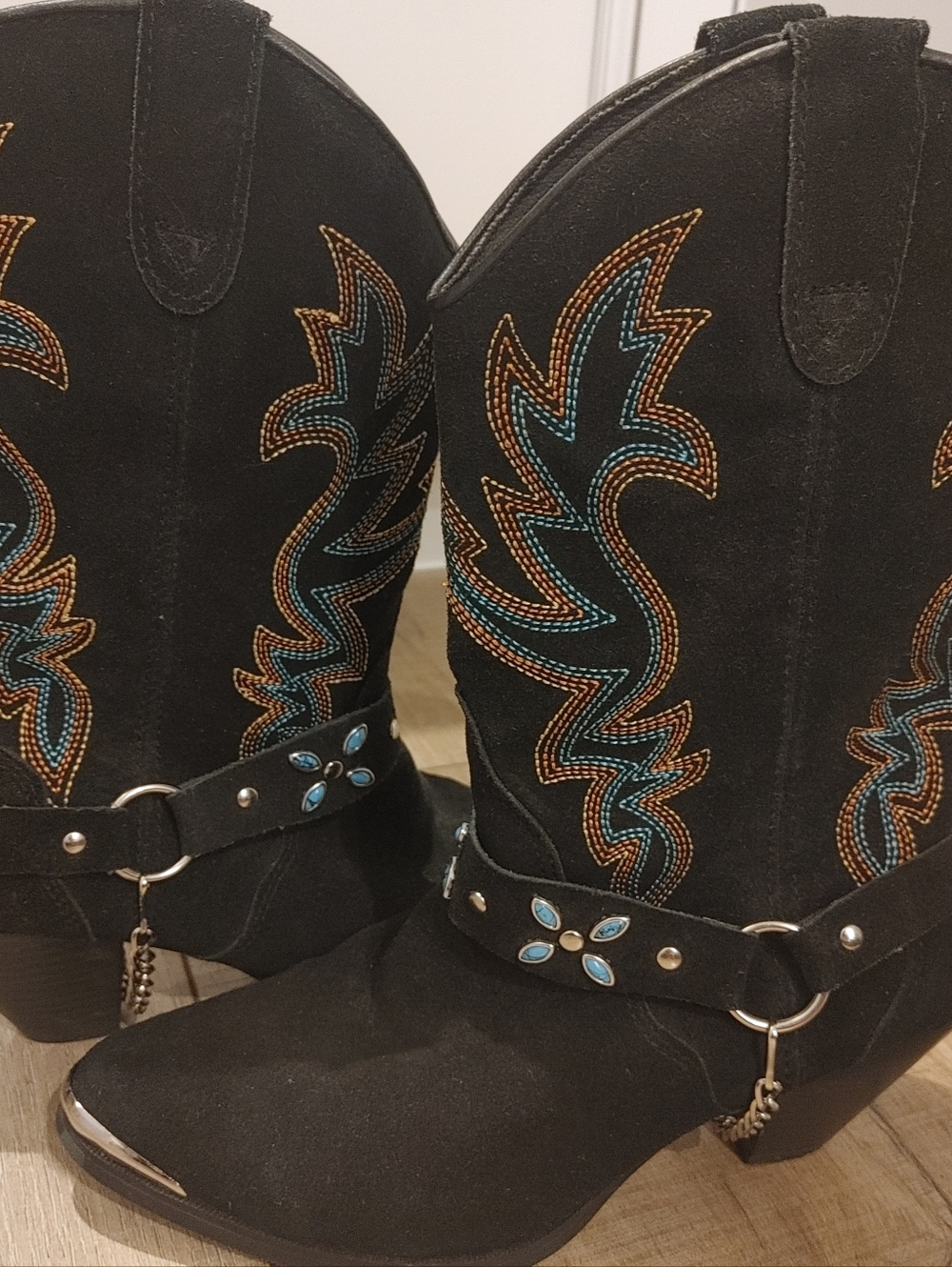 Dingo Womens 9M Victoria Harness Suede Black Western Embroidered Cowgirl Boots